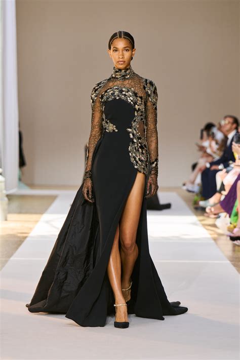 GLIMMERING IN BLACK HAUTE COUTURE SPRING